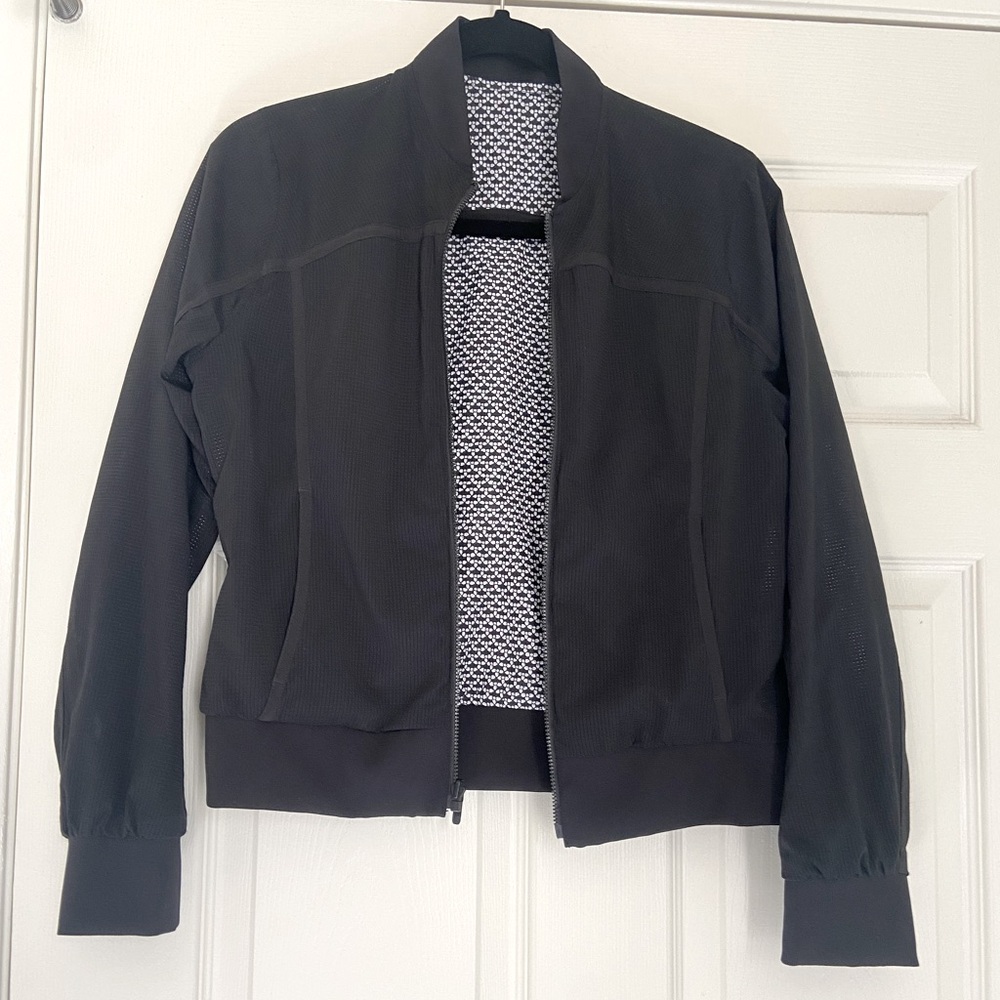 Lululemon Bomb Around Jacket *Reversible in Monochromic Black / Black